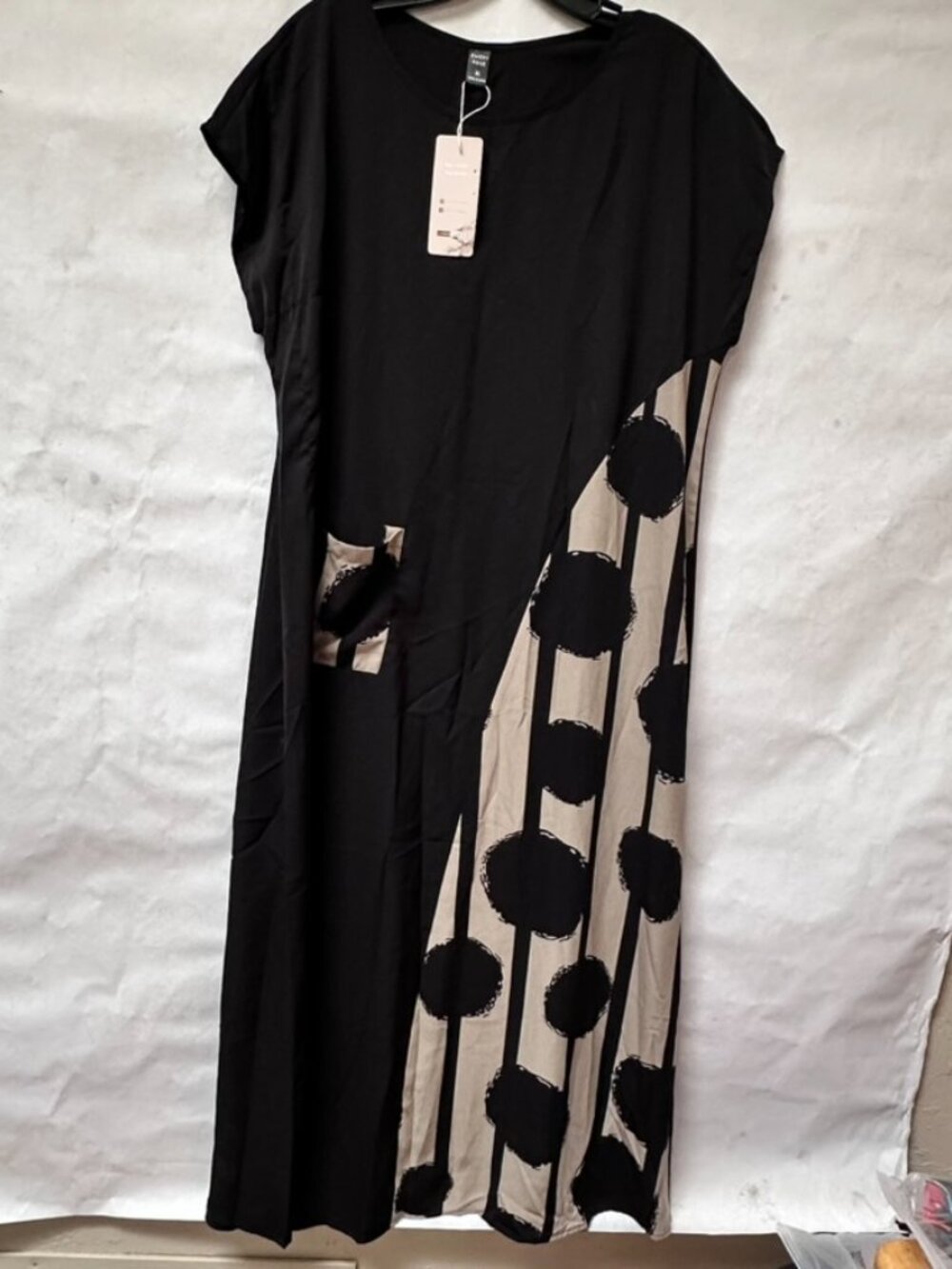 Emery Rose Maxi Dress NWT African Abstract Black Brown Short Sleeve Gown - Picture 2 of 8